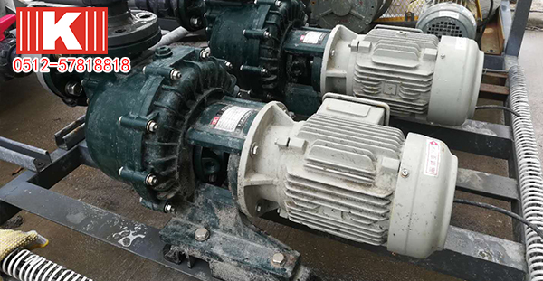 自吸式耐酸堿泵在江蘇某客戶現場使用案例-昆山國寶過濾機有限公司 自吸式耐酸堿泵在江蘇某客戶現場使用案例-昆山國寶過濾機有限公司